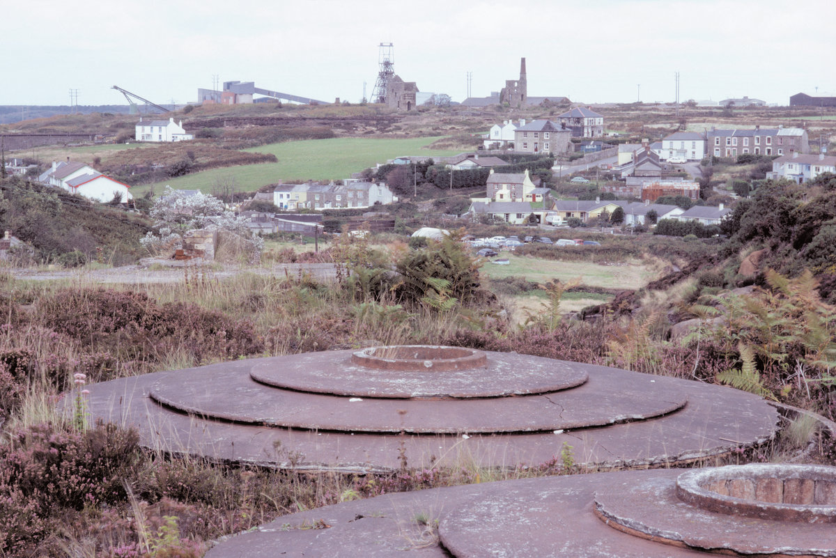 1983 - View of South Crofty Mine taken from S. of Brea Village.