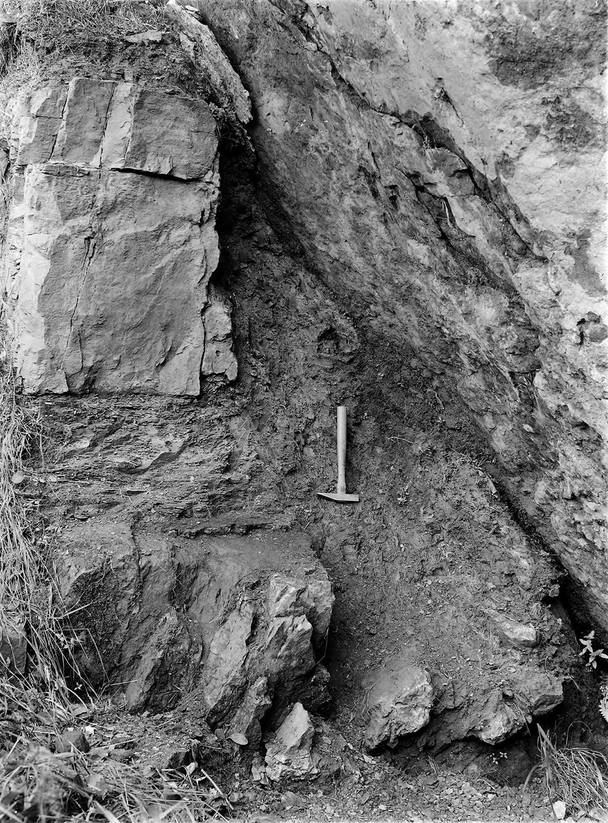 1921 - Avon Ganister Mine, right bank of Avon at Ringsdale Castle, 2.4 km. S. of Larkhall., submitted by Buddle-Bot on 08-11-2025.
Bgs No. P216772; Manson, W.; © Crown. Image & Text: BGS Geoscenic, under OGL V2 License http://bit.ly/462AXmV 1921 - Avon Ganister Mine, right bank of Avon at Ringsdale Castle, 2.4 km. S. of Larkhall.