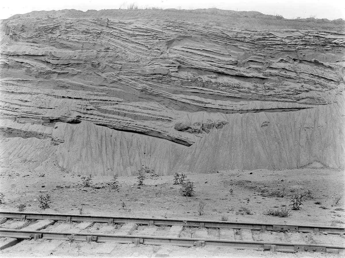 1921 - Ferniegair Sand-pit, 2.4 km. SE of Hamilton Looking W., submitted by Buddle-Bot on 08-11-2025.
Bgs No. P216773; Manson, W.; © Crown. Image & Text: BGS Geoscenic, under OGL V2 License http://bit.ly/462AXmV 1921 - Ferniegair Sand-pit, 2.4 km. SE of Hamilton Looking W.