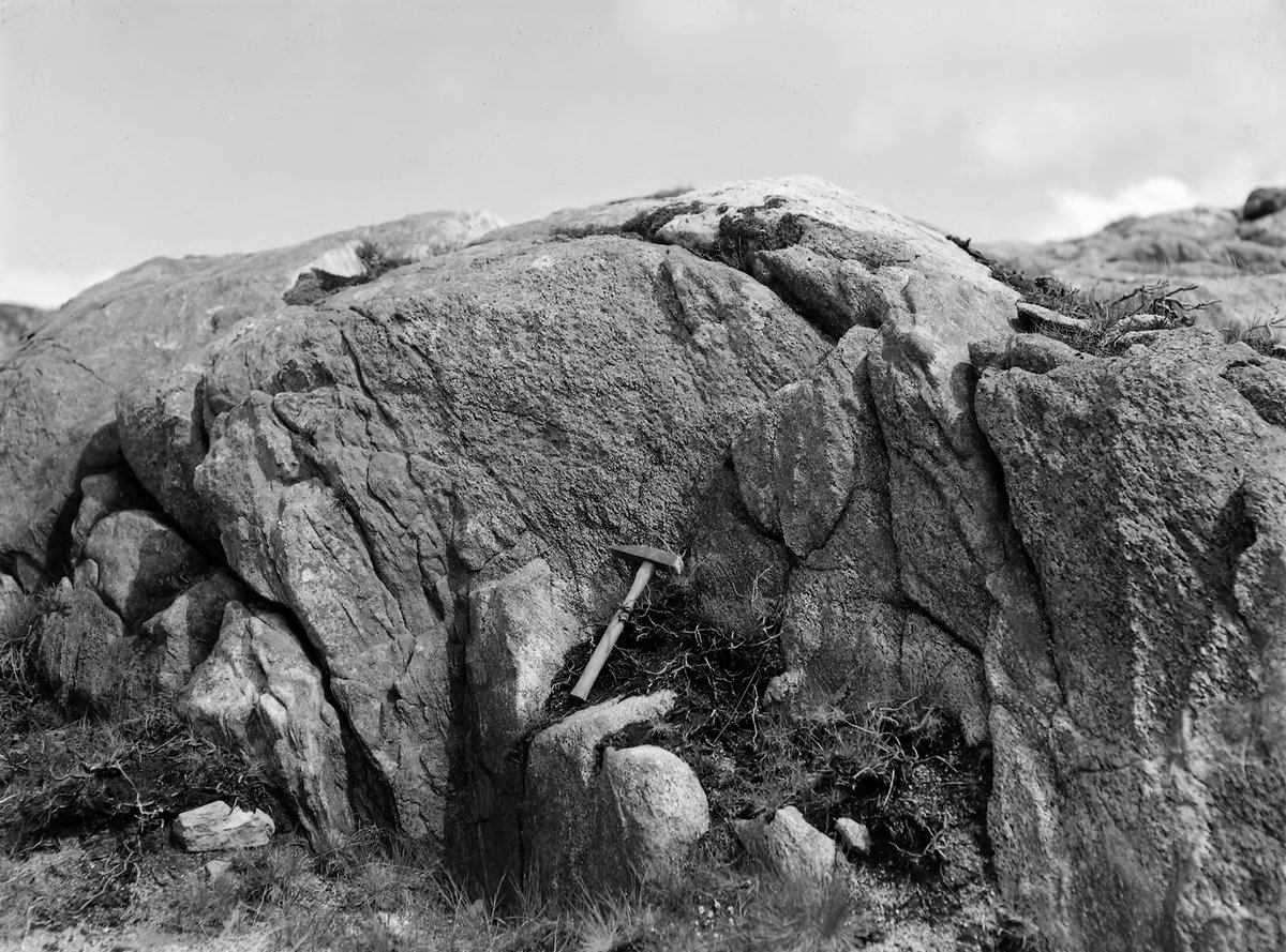 1949 - Near Bellsgrove Engine Shaft (1188.7 m. W. 30 degrees S. of 1426 Druim Glas) at Strontian Lead Mines.