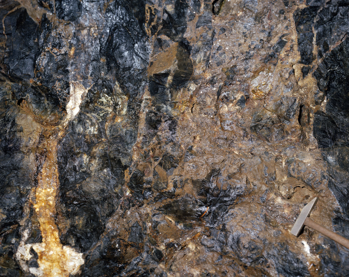 Jul 1988 - Force Crag Mine, Branthwaite., submitted by Buddle-Bot on 08-11-2025.
Bgs No. P220200; Bain, T.S.; © NERC. Image & Text: BGS Geoscenic, under OGL V2 License http://bit.ly/462AXmV Jul 1988 - Force Crag Mine, Branthwaite.