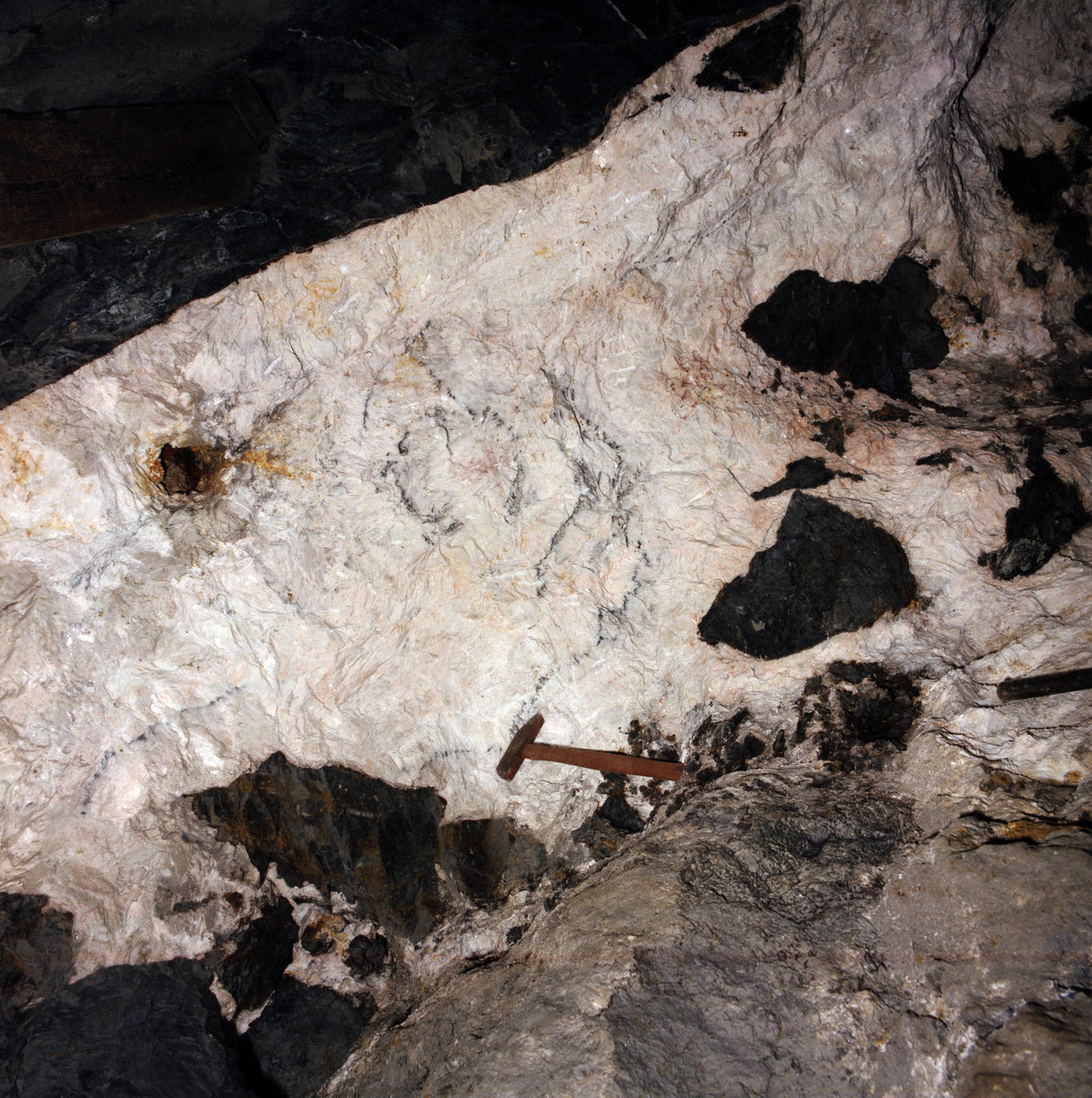 Jul 1988 - Force Crag Mine, Branthwaite., submitted by Buddle-Bot on 08-11-2025.
Bgs No. P220201; Bain, T.S.; © NERC. Image & Text: BGS Geoscenic, under OGL V2 License http://bit.ly/462AXmV Jul 1988 - Force Crag Mine, Branthwaite.