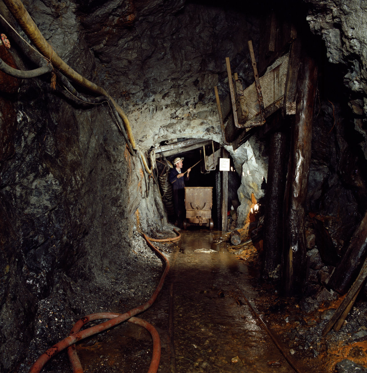 Jul 1988 - Force Crag Mine, Branthwaite., submitted by Buddle-Bot on 08-11-2025.
Bgs No. P220202; Bain, T.S.; © NERC. Image & Text: BGS Geoscenic, under OGL V2 License http://bit.ly/462AXmV Jul 1988 - Force Crag Mine, Branthwaite.