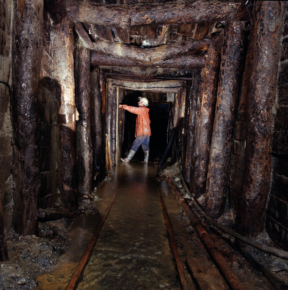 Jul 1988 - Force Crag Mine, Branthwaite., submitted by Buddle-Bot on 08-11-2025.
Bgs No. P220205; Bain, T.S.; © NERC. Image & Text: BGS Geoscenic, under OGL V2 License http://bit.ly/462AXmV Jul 1988 - Force Crag Mine, Branthwaite.