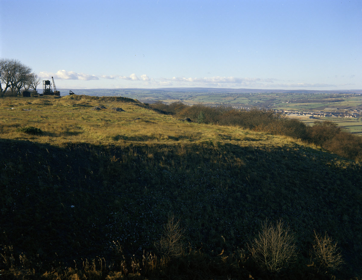Nov 1973 - Brusselton Hill, near Shildon., submitted by Buddle-Bot on 08-11-2025.
Bgs No. P221627; Thornton, K.E.; © NERC. Image & Text: BGS Geoscenic, under OGL V2 License http://bit.ly/462AXmV Nov 1973 - Brusselton Hill, near Shildon.