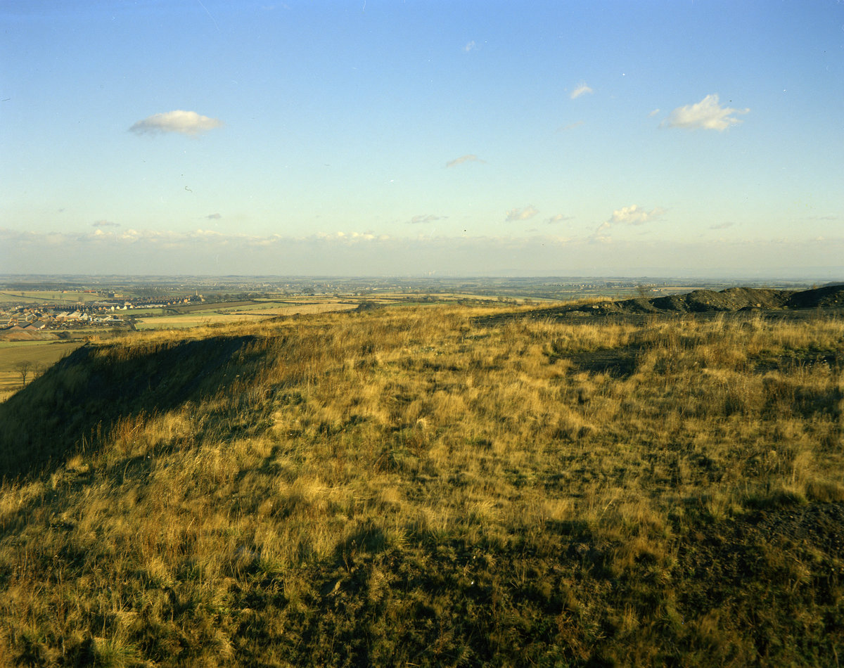 Nov 1973 - Brusselton Hill, near Shildon., submitted by Buddle-Bot on 08-11-2025.
Bgs No. P221632; Thornton, K.E.; © NERC. Image & Text: BGS Geoscenic, under OGL V2 License http://bit.ly/462AXmV Nov 1973 - Brusselton Hill, near Shildon.
