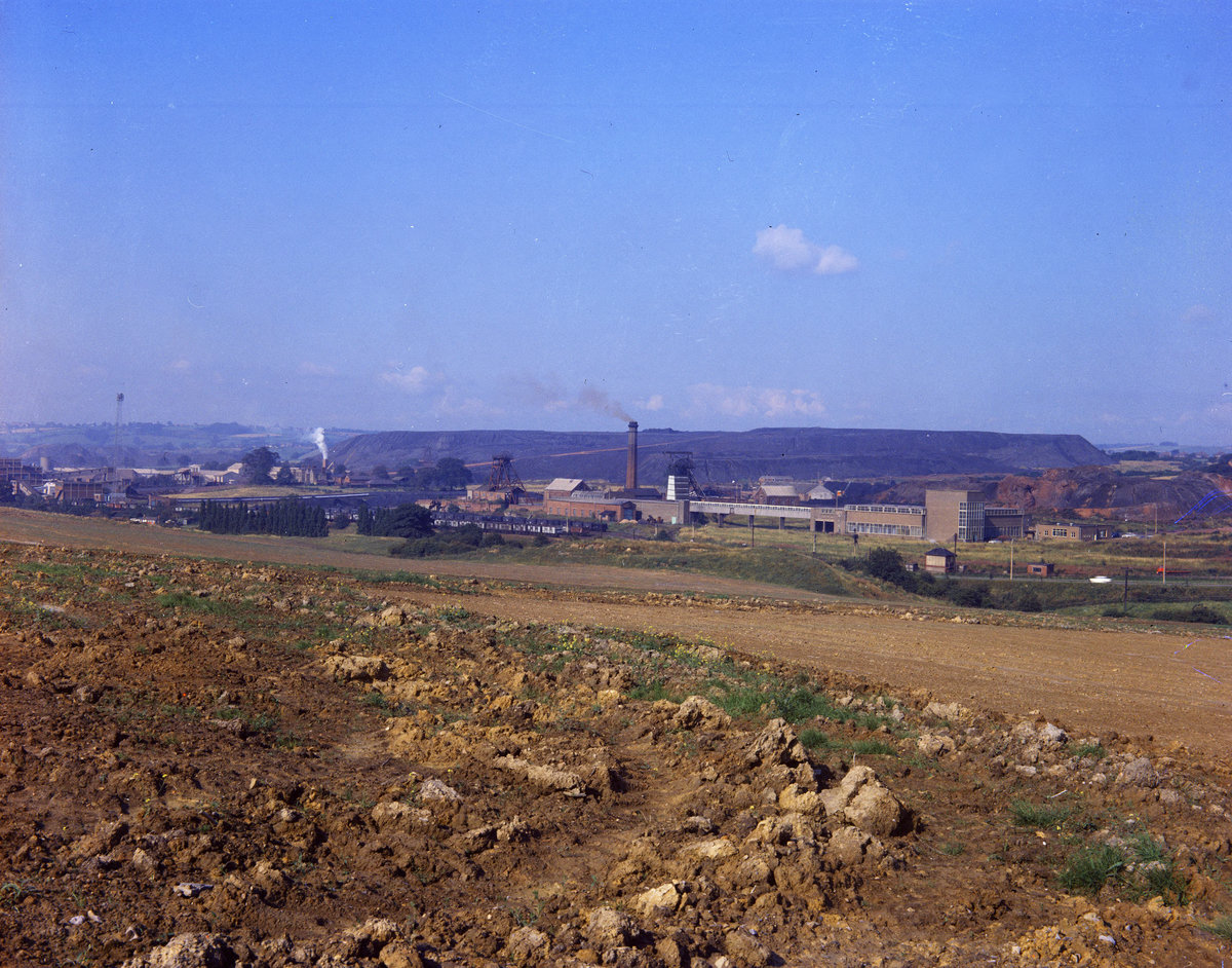 Aug 1966 - Denby Hall Colliery from Godber's Lum., submitted by Buddle-Bot on 08-11-2025.
Bgs No. P222079; Dobson, C.; © NERC. Image & Text: BGS Geoscenic, under OGL V2 License http://bit.ly/462AXmV Aug 1966 - Denby Hall Colliery from Godber's Lum.