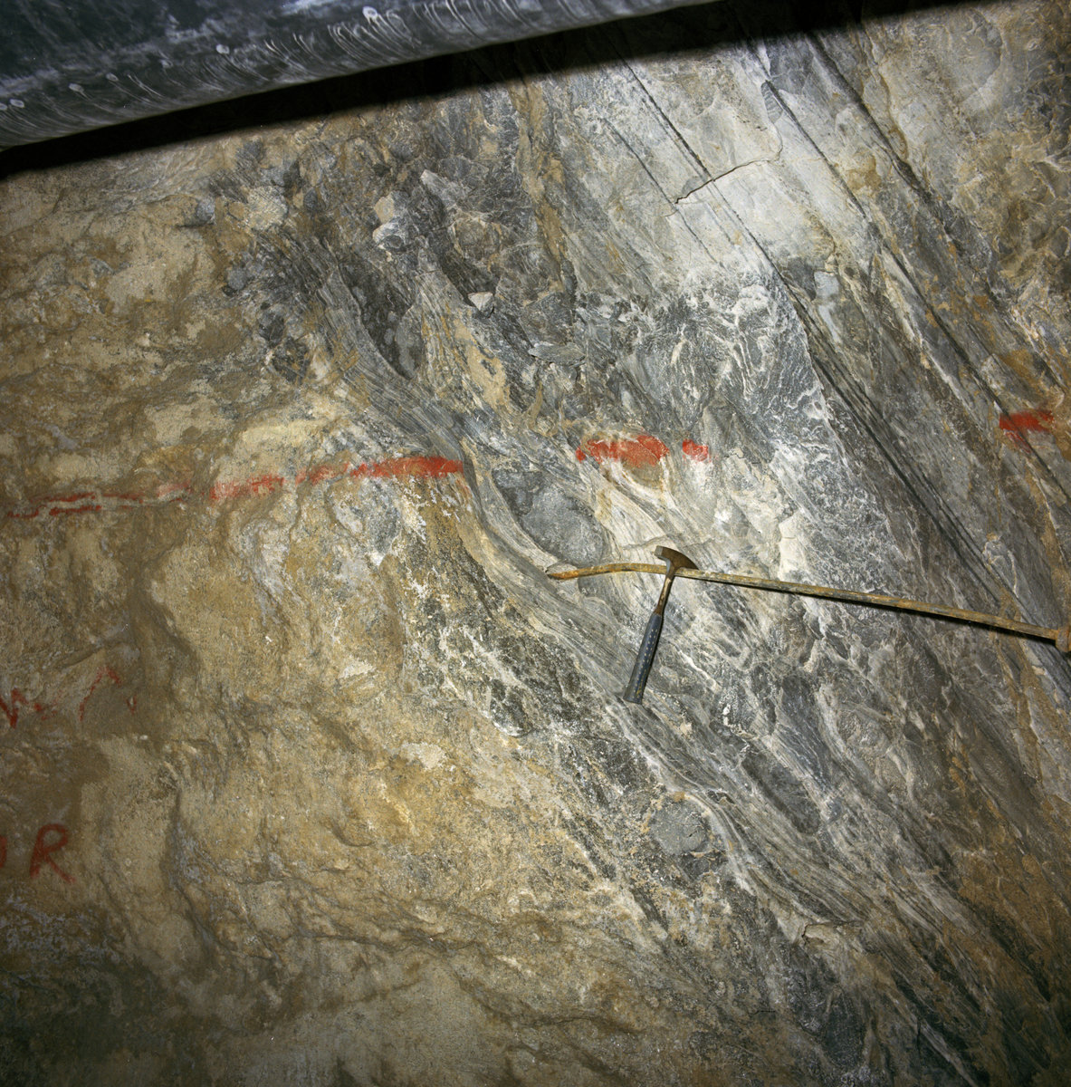Sep 1975 - Boulby Mine, shaft bottom access drive., submitted by Buddle-Bot on 08-11-2025.
Bgs No. P222284; Thornton, K.E.; © NERC. Image & Text: BGS Geoscenic, under OGL V2 License http://bit.ly/462AXmV Sep 1975 - Boulby Mine, shaft bottom access drive.