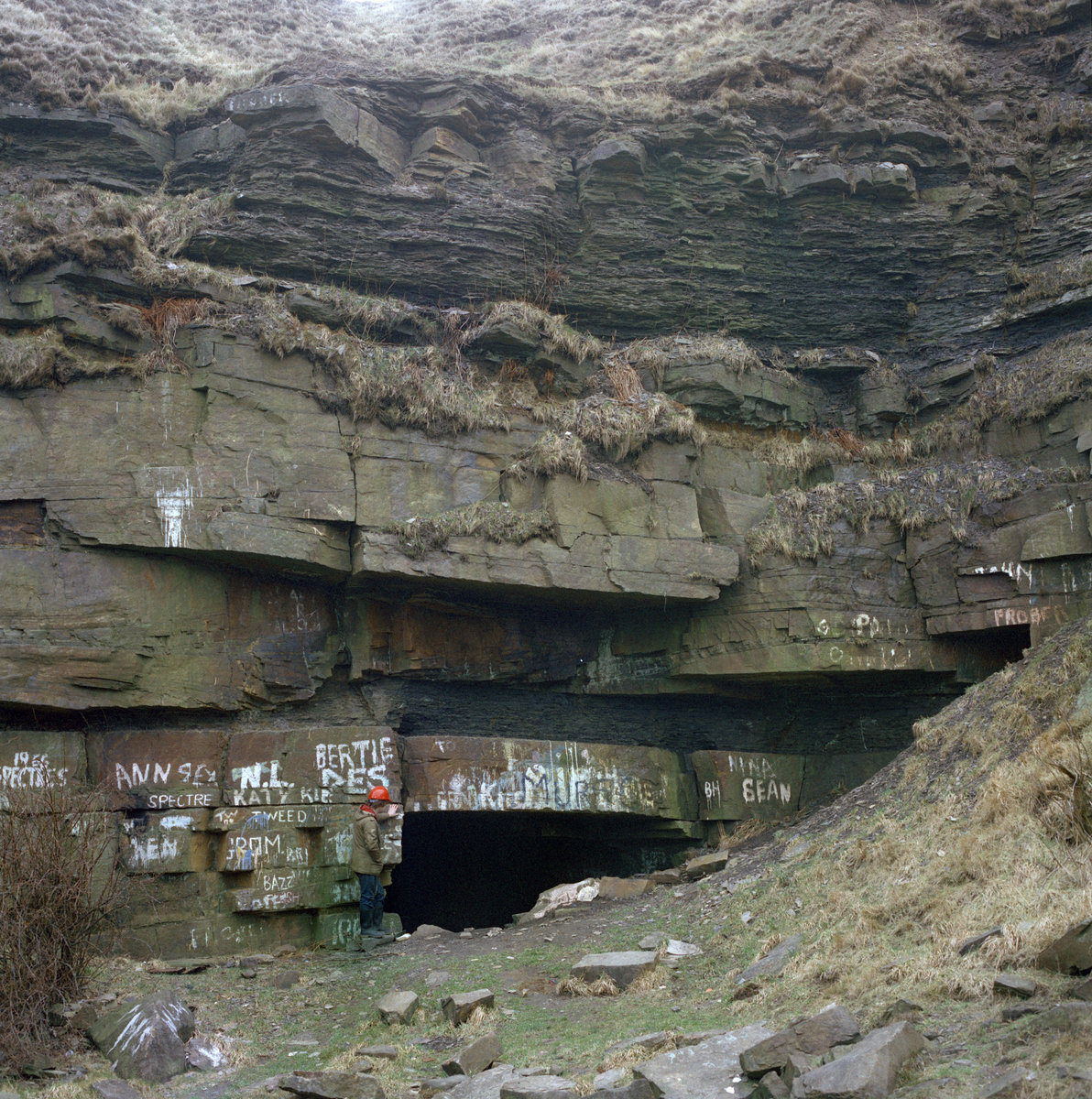 10 Mar 1983 - Hillcliff Sandstone Mine, Allerton, Bradford., submitted by Buddle-Bot on 08-11-2025.
Bgs No. P223228; Thornton, K.E.; © NERC. Image & Text: BGS Geoscenic, under OGL V2 License http://bit.ly/462AXmV 10 Mar 1983 - Hillcliff Sandstone Mine, Allerton, Bradford.