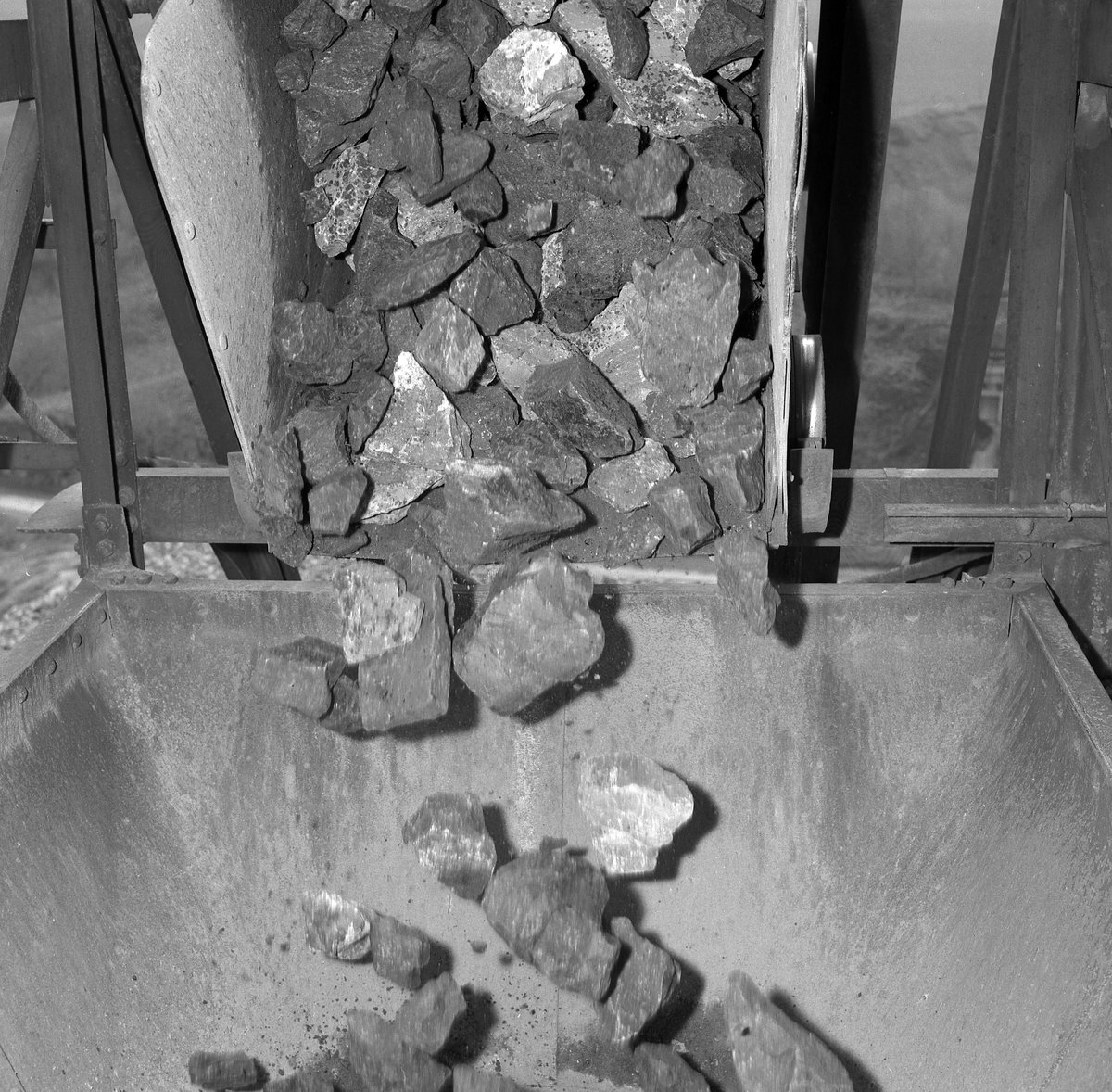 Cults Lime Ltd., Springfield, Cupar, Fife. 