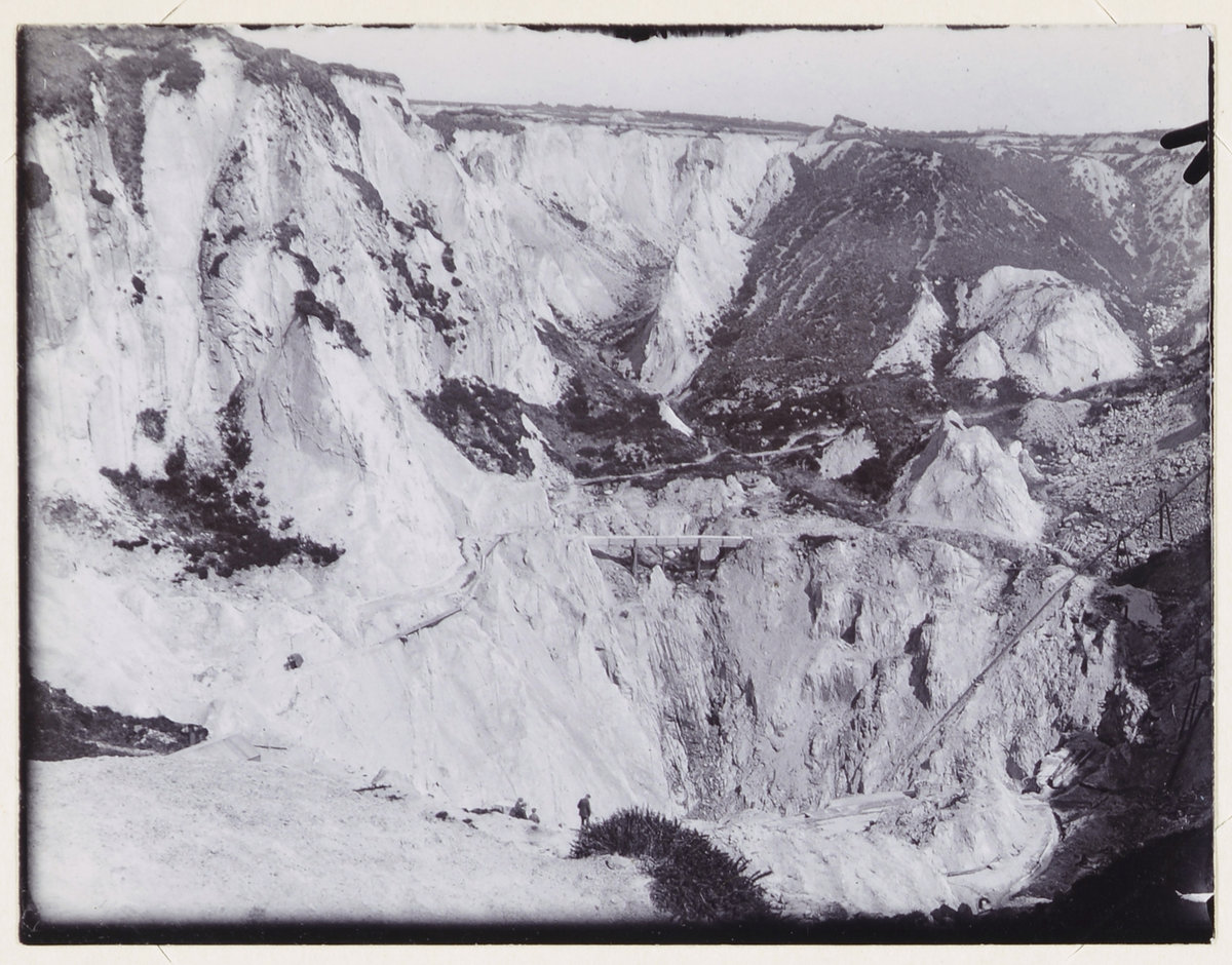 16 April 1914 - Carclaze Old Pit. North Cornwall., submitted by Buddle-Bot on 08-11-2025.
Bgs No. P804227; © BGS/NERC. Image & Text: BGS Geoscenic, under OGL V2 License http://bit.ly/462AXmV 16 April 1914 - Carclaze Old Pit. North Cornwall.