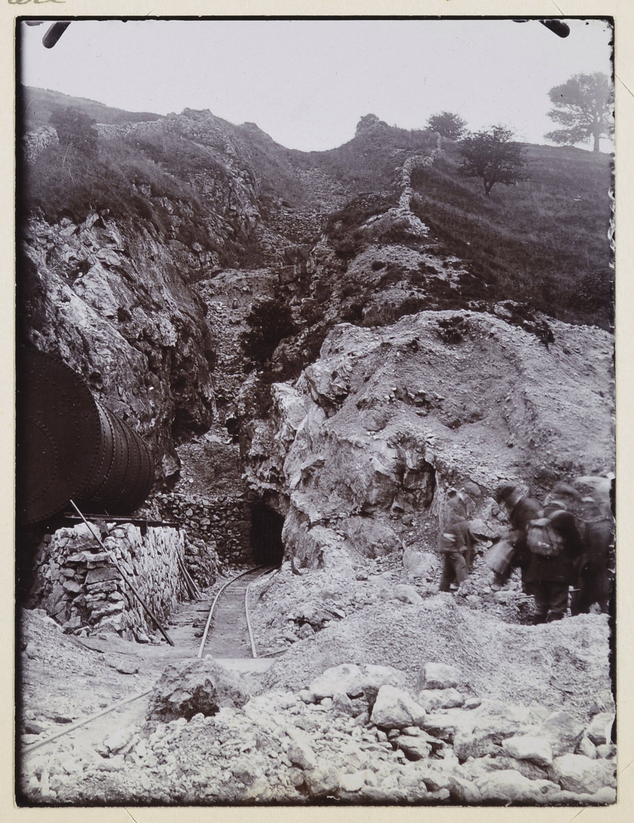 29 Jul 1914 - Calc spar mine, Monsal Dale. 