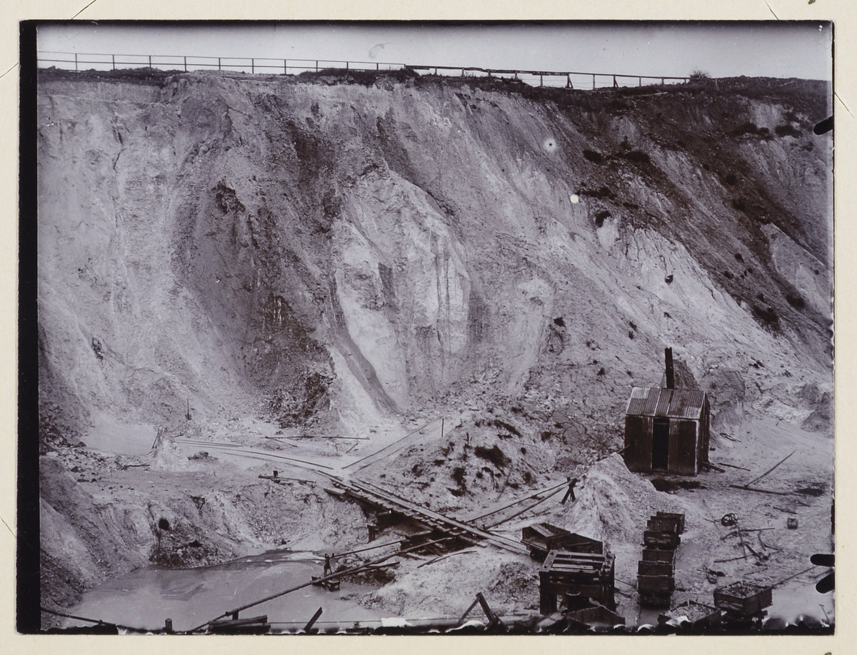 2 Aug 1914 - Harboro' [Harborough] pit, Brassington. Derbyshire.